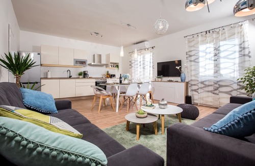 Cilipi Villa | Three bedroom Villa with private pool - free parking and big garden