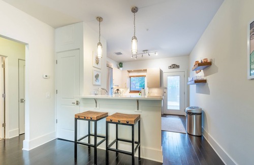 Winter Park Apartment | Three Blocks to Park Ave, 2 Blocks to WP Village!