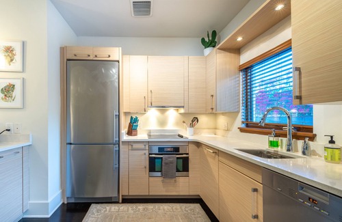 Winter Park Apartment | Three Blocks to Park Ave, 2 Blocks to WP Village!