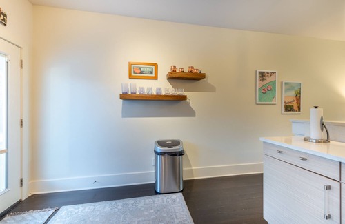 Winter Park Apartment | Three Blocks to Park Ave, 2 Blocks to WP Village!