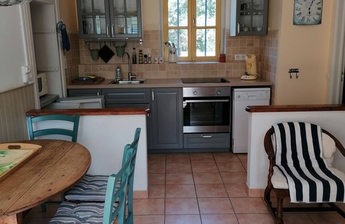 Beaumont-de-Lomagne Cottage | Three gîtes set in a large estate, around a 27° heated swimming pool.