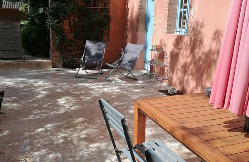 Beaumont-de-Lomagne Cottage | Three gîtes set in a large estate, around a 27° heated swimming pool.