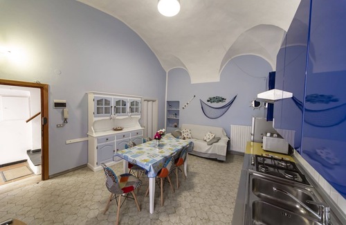 Santo Stefano al Mare Apartment | Three-room apartment only 20 metres from the sea