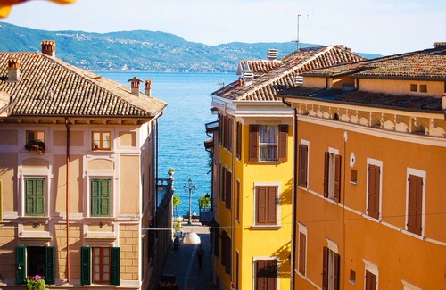 Gargnano Apartment | Three-room apartment Casa Caterina two minutes from the beach