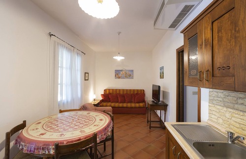 Guardistallo Apartment | Three rooms apartment With swimmingpool in Residence Villa Elena