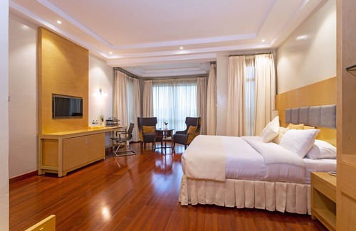 Meru Hotel | Three Steers Hotel