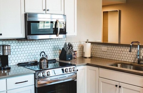 Jonesville Apartment | Three Trails 2 Bedroom Historic Downtown Elkin | Wine Country