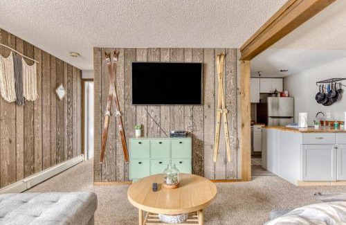 Government Camp House | Thunderhead Lodge Condo 204 - Modern Heated Pool & Games