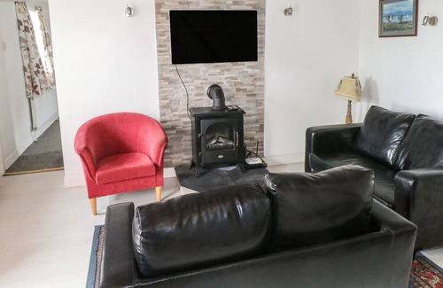 Callancruck Cottage | TI SONNY, family friendly, with a garden in Carna, County Galway
