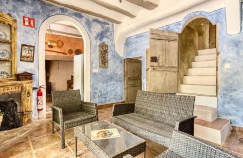 Monovar House | Tia Juana