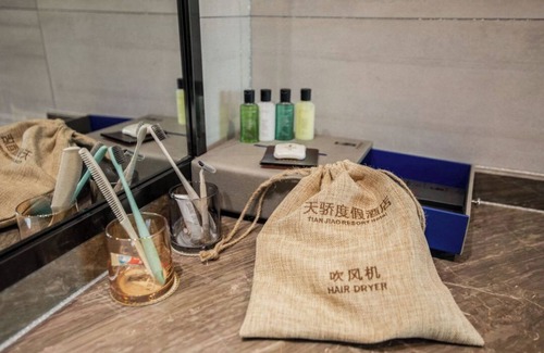 Xixiu District Hotel | Tianjiao Holiday Hotel