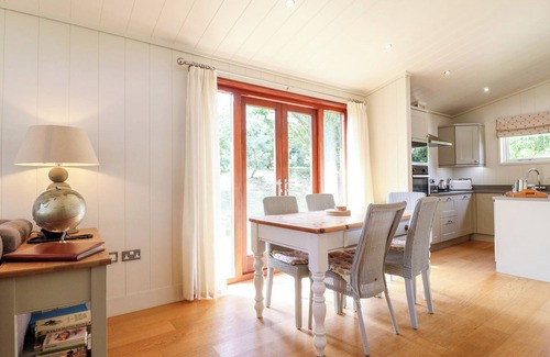 Barnsdale Cottage | TICKENCOTE, pet friendly, with open fire in Exton, Rutland