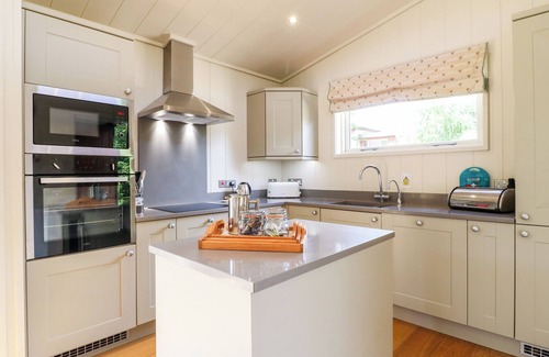 Barnsdale Cottage | TICKENCOTE, pet friendly, with open fire in Exton, Rutland