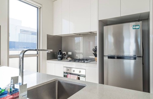 Bonbeach Apartment | Tides and Treasures Unveil Bonbeach Beachfront Bliss