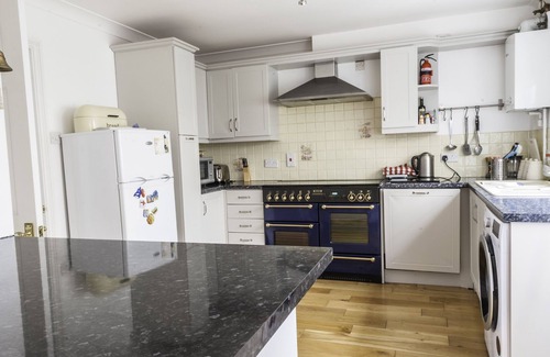 Bembridge House | Tides Reach, Popular 5 Bedroom Holiday Home Bembridge Village.
