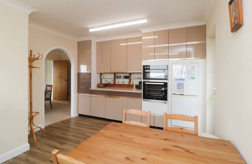Ebford Cottage | TIDEWAYS, pet friendly, country holiday cottage in Starcross, Devon