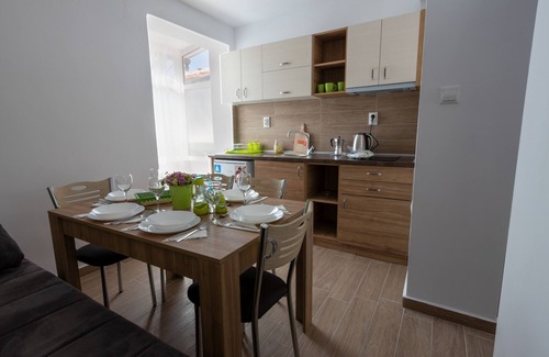 Old Town Apartment | Tiffany Boutique Suits Apartment 2