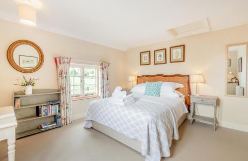East Dean and Friston Bed & Breakfast | Tiger Inn Minnie