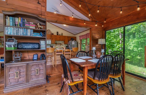 Piney Mountain House | Tiger Pause | Escape to a Cozy Cottage Tucked in the Mountains
