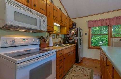Piney Mountain House | Tiger Pause | Escape to a Cozy Cottage Tucked in the Mountains