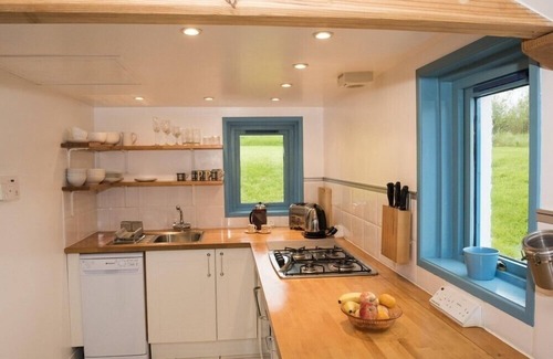 Isle of Lewis Cottage | Tigh Bhisa Blackhouse