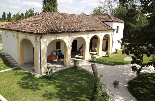 Olmo di Mira Apartment | Tiglio, charming residence in the Barchessa of Venetian Villa: Villa Pastori.
