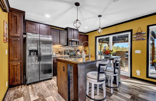 Crane Hill House | Tigua's Sunrise pet-friendly fishing + pontoon option