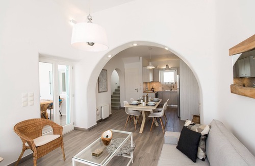 Paraga Villa | TIIFANYS VILLAS - PRIVATE Villa & Private Pool with Sea View