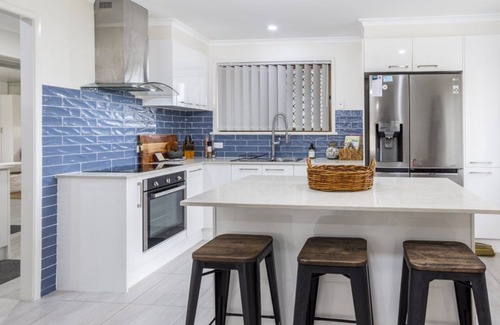Bongaree House | Tilly's Beach House, TOP NOTCH