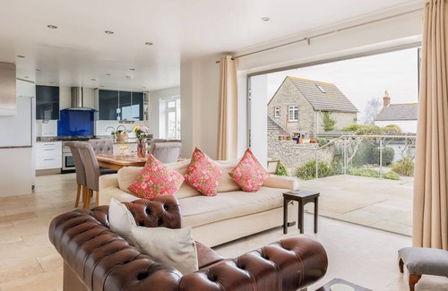 Langton Matravers Cottage | Tilshead - beautifully appointed home for the extended family