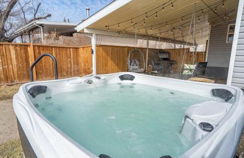 Drumheller House | Timber Valley I HotTub I PingPong I Sleep 14 I BBQ