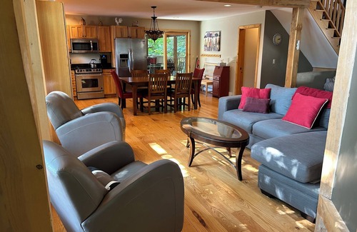 Skaneateles Cabin | Timberframe Spa Lodge in the woods on Skaneateles Lake, NY