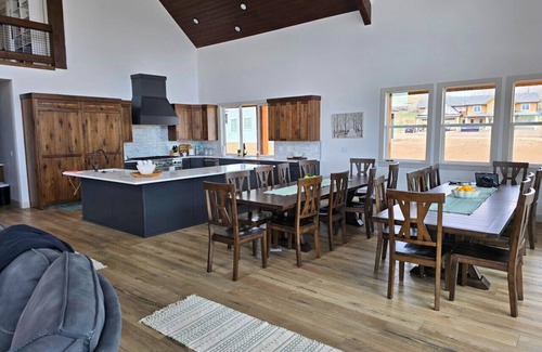 Fish Haven House | Timberhaven Cabin | Bear Lake Retreat | Sleeps 40+