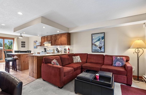 Sun Peaks House | Timberline 24: Charming 2BDRM, 3 Storey Townhome w/Private Hot Tub