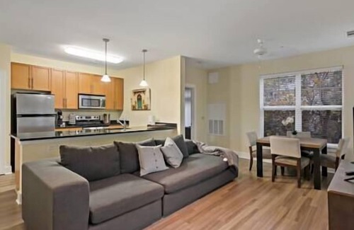 Old Town Alexandria Apartment | Time to Relax | Location | Old Town | 2 Bedrooms