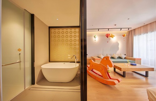 Downtown Shanghai Hotel | Timeless Boutique House