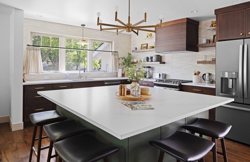 University District House | Timeless Comfort: Unwind in Our Remodeled 3 bedroom Retreat