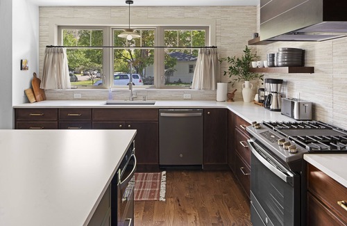 University District House | Timeless Comfort: Unwind in Our Remodeled 3 bedroom Retreat
