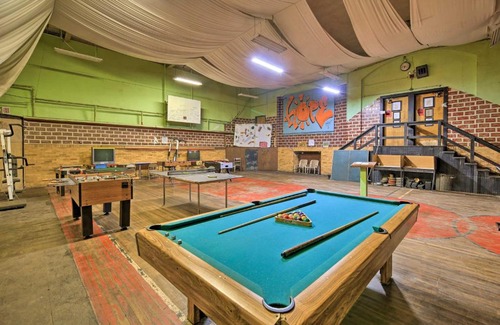 Wilcoe Apartment | Timeless Gary Studio, ATV Trails On-Site!