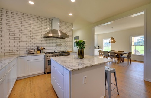 Vesta House | Timeless Hillsville Farmhouse: Blue Ridge Parkway!