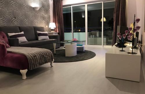 Vilamoura Apartment | Timeless Vacations Vilamoura Marina Flat WIFI & Pool