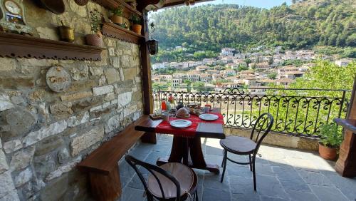 Berat House | Timo's Guest House