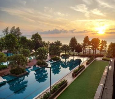 Kuantan Apartment | Timurbay Seafront Seaview & Poolview Suite with Wi-Fi