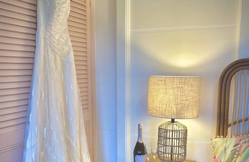 Point Clare House | Tintern– Perfect for families - bay views & historic
