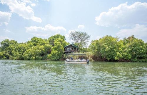 Komanyana Cabin | Tintswalo Siankaba