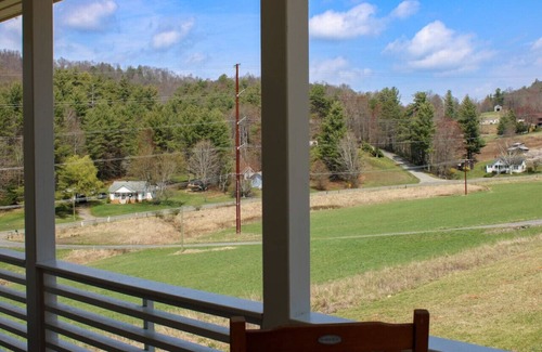 West Jefferson House | Tiny 2br Cabin w/View | Grill | Fire Pit #4