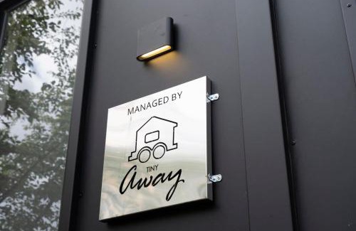 Ettrick House | Tiny Away Benger Garden 1 by Tiny Away
