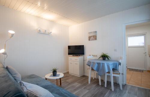 Ueckeritz Apartment | Tiny-Bungalow - zum Strand 50m