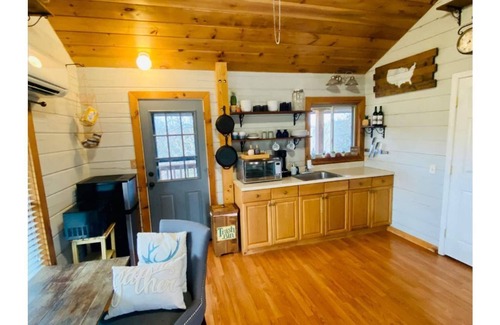 Turners Station Cabin | Tiny Cabin where you can enjoy wildlife, sounds of nature and Relaxation!