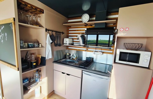 Saint-Etienne-de-Carlat House | Tiny home/Escazeaux Garden Studio
